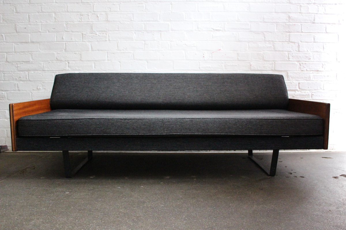 Robin Day sofabed 1.jpg