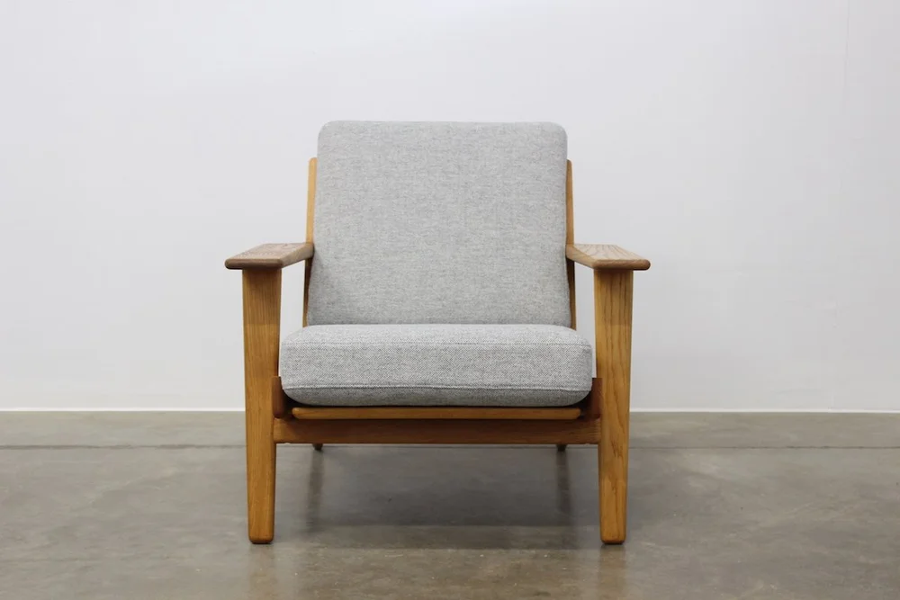Hans Wegner oak lounge chair - model GE-290 - Getama — Twentieth
