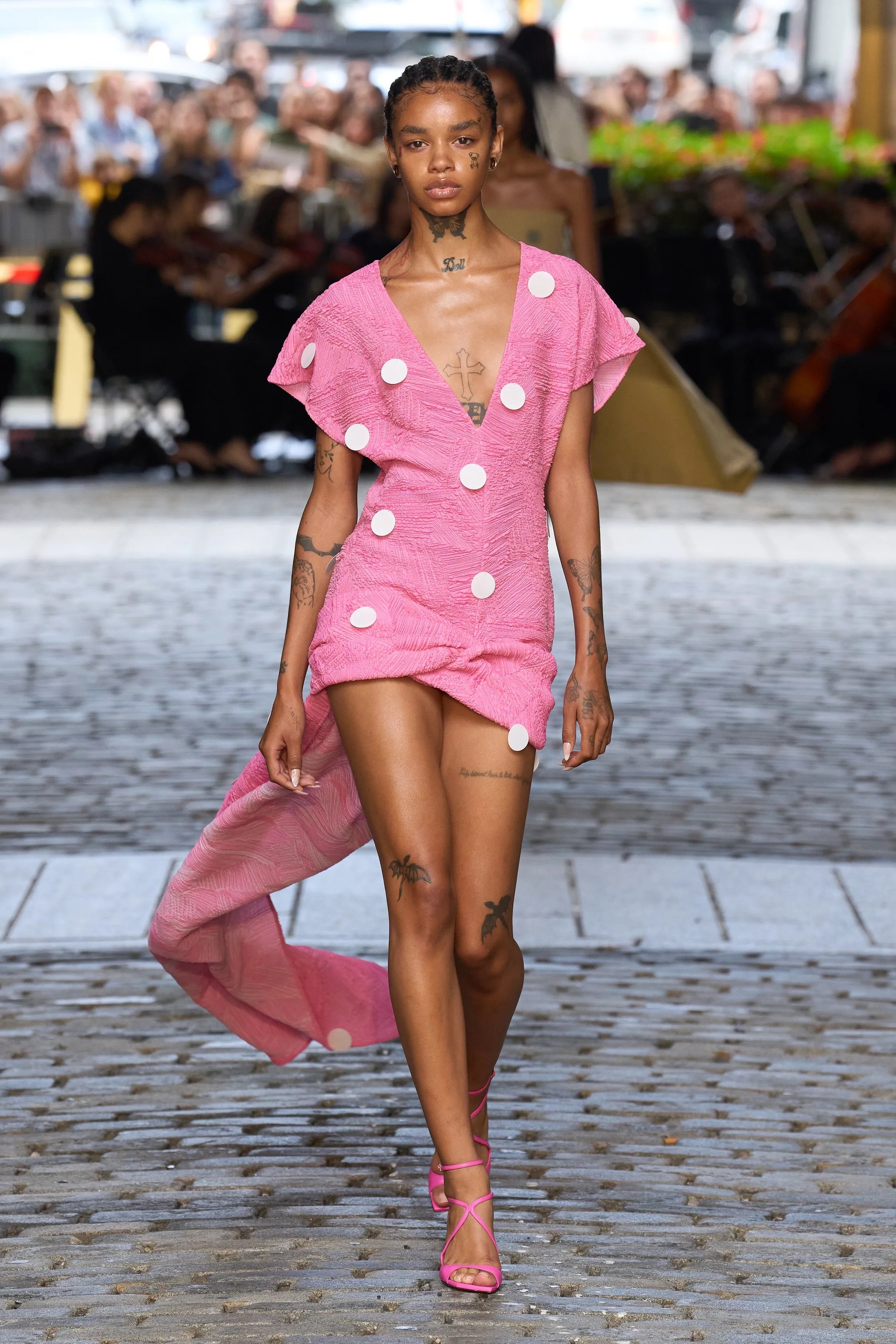00007-prabal-gurung-spring-2025-ready-to-wear-credit-gorunway.jpeg