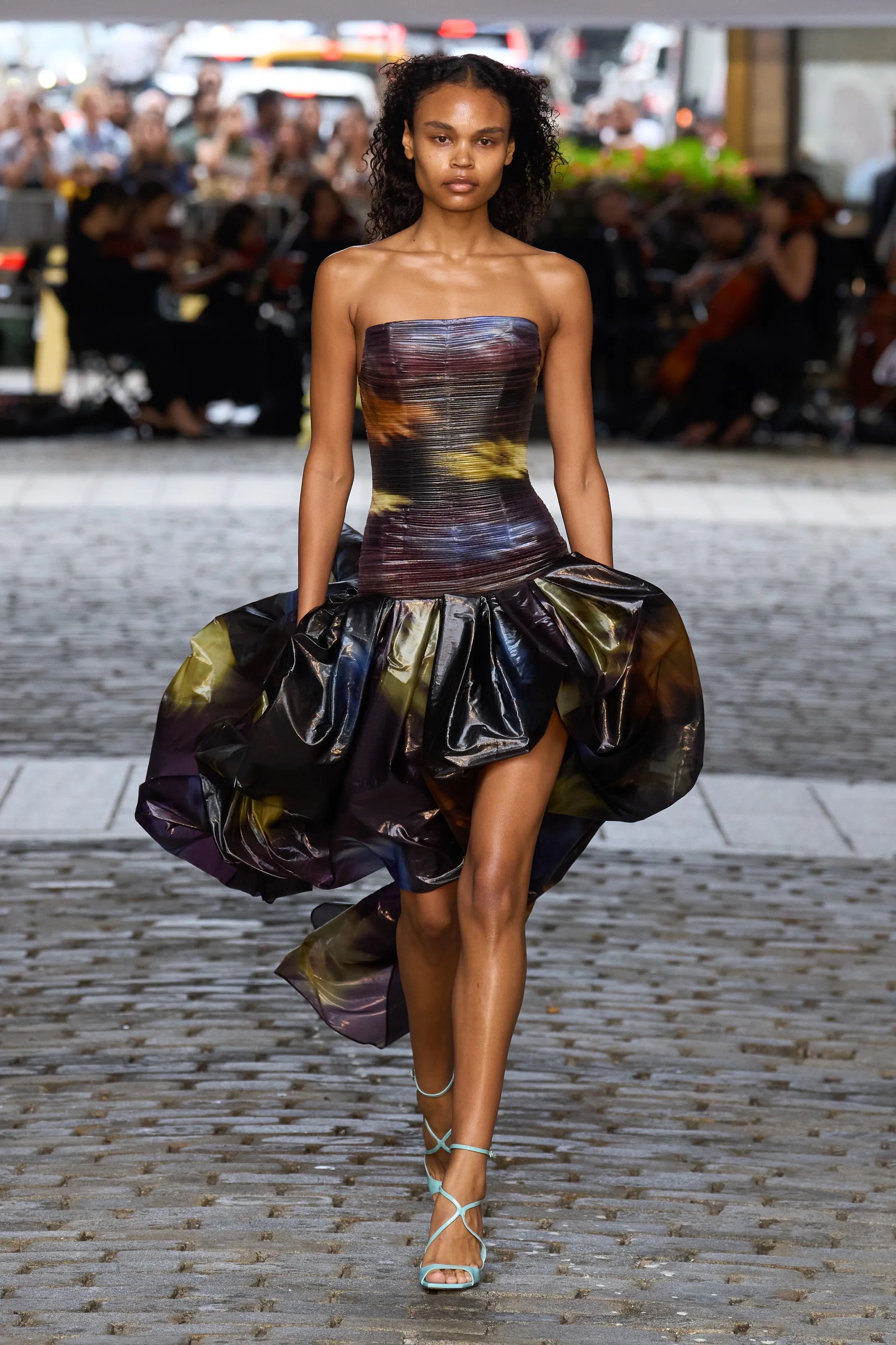 00017-prabal-gurung-spring-2025-ready-to-wear-credit-gorunway.jpeg
