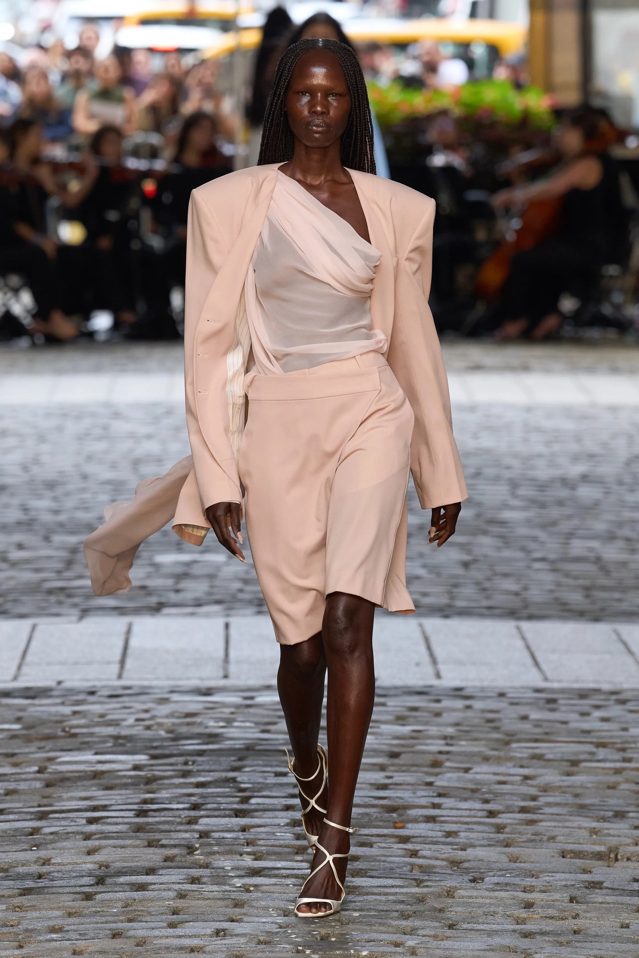 00019-prabal-gurung-spring-2025-ready-to-wear-credit-gorunway.jpeg
