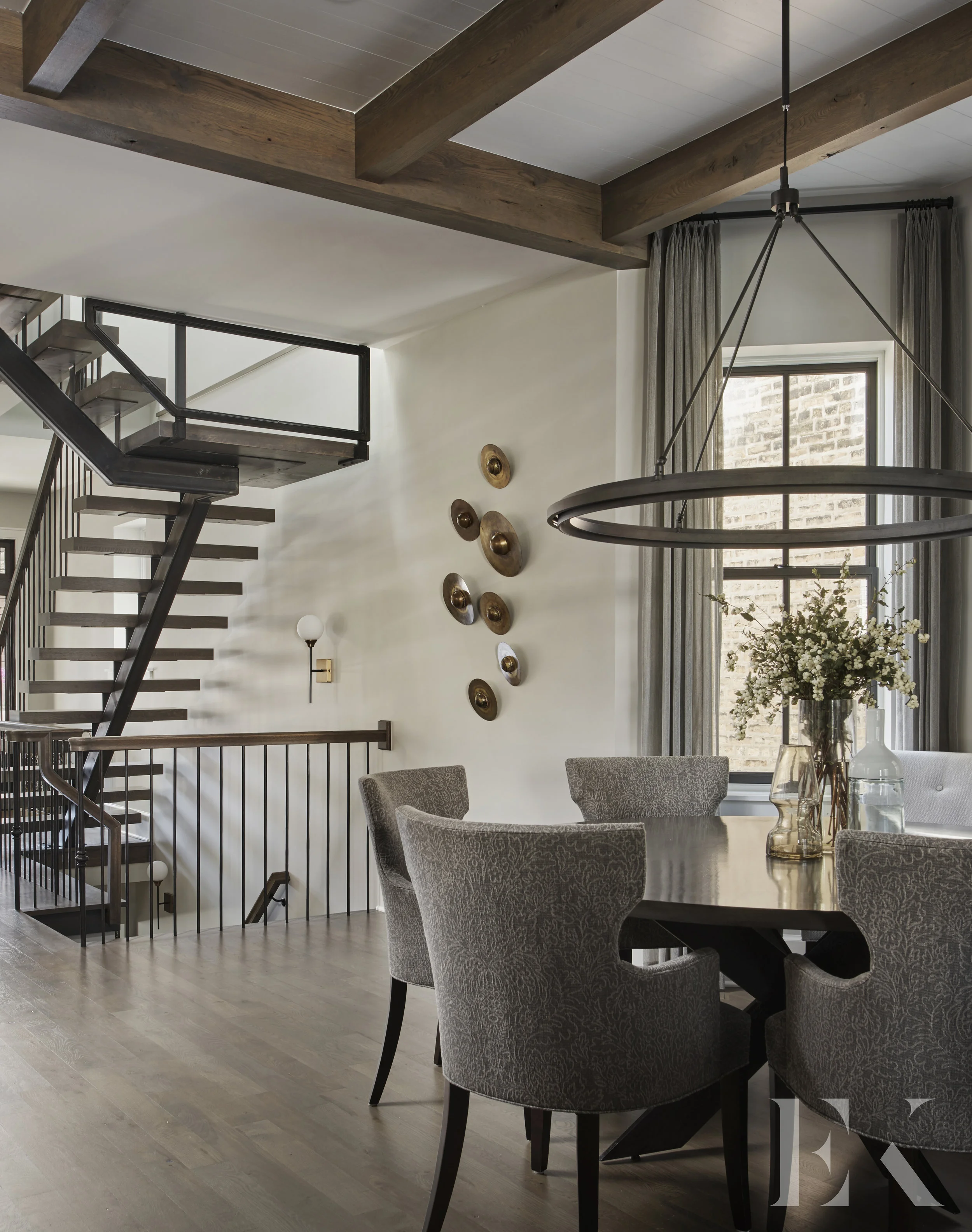 EKD Sophisticated and Posh Ukrainian Village Home