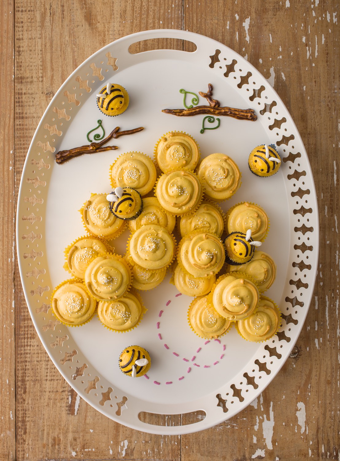 A couple of different versions of this design ended up in the book but not as one of the featured cakes. I have many versions of this, it was an extremely photogenic subject.