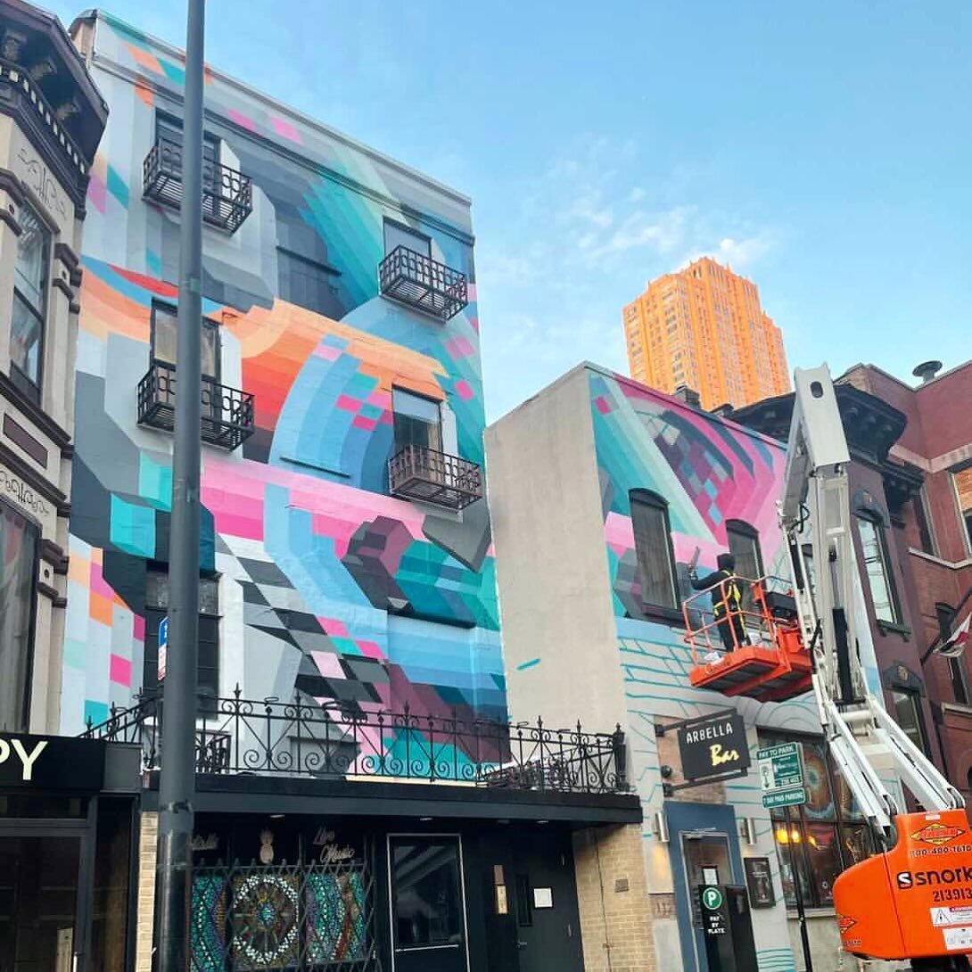 Making some more progress on this mural installation at @arbellachicago @blinechicago. If you&rsquo;re in Chicago, come say hi! &bull; 📸 @uhnomaly 
&mdash;&mdash;&mdash;&mdash;&mdash;&mdash;&mdash;&mdash;&mdash;&mdash;&mdash;&mdash;&mdash;&mdash;&md