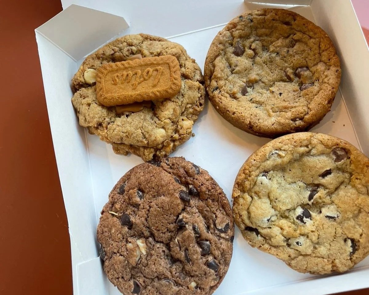 ASSORTED COOKIE BOX