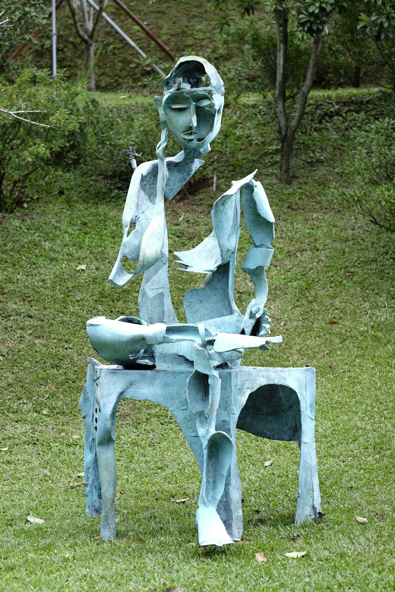 Thinker-Kuangyu Lee-李光裕 思惟 127x130x227cm 銅 2014-3.JPG