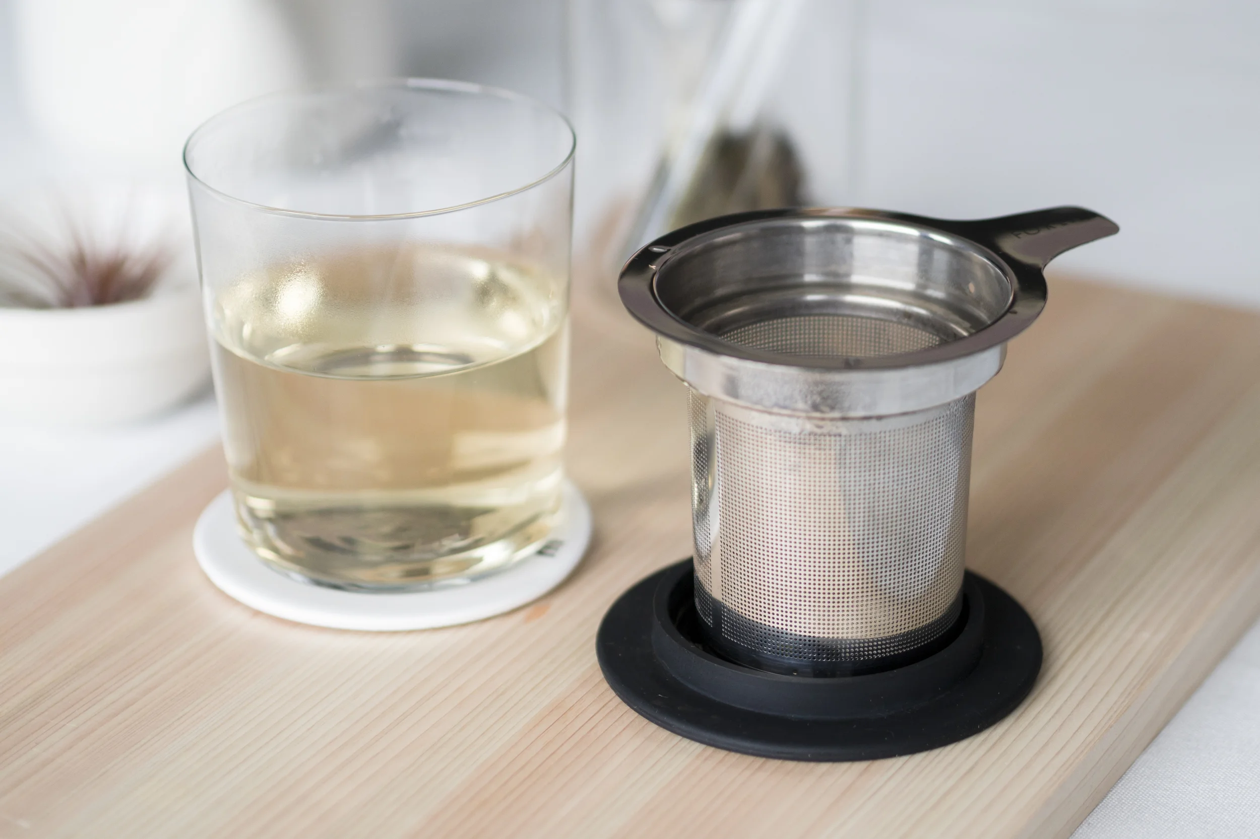 Remove infuser and place on top of lid to avoid mess!
