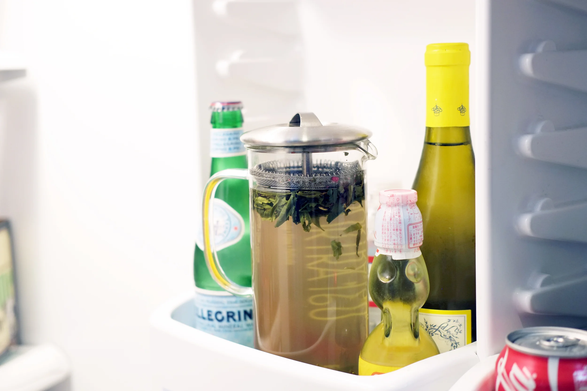 Stick your brew pot in the fridge overnight to brew. In the morning your tea will be cold, steeped and ready to strain + sip on. It's that simple! 