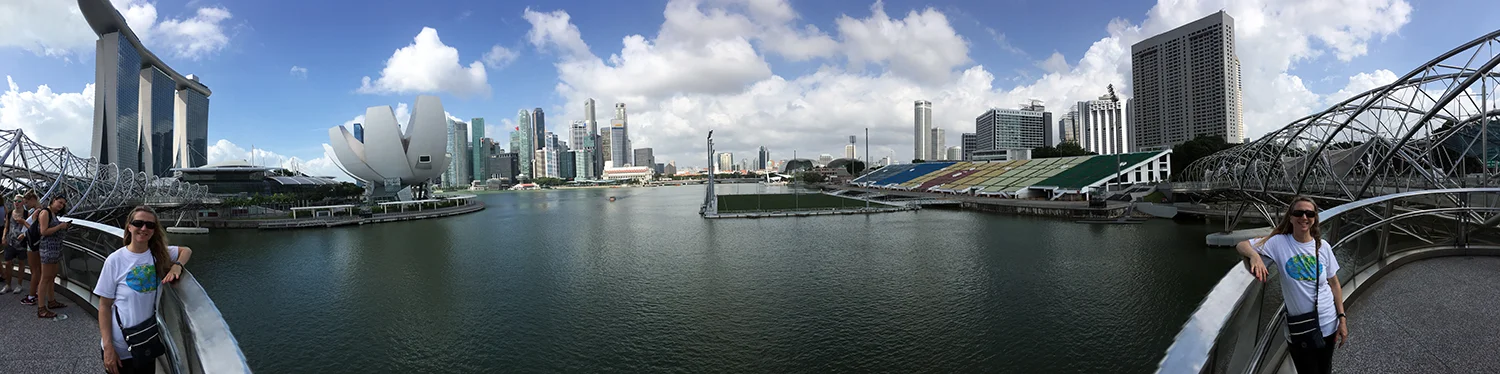 Polly and her doppelganger with the singapore skyline