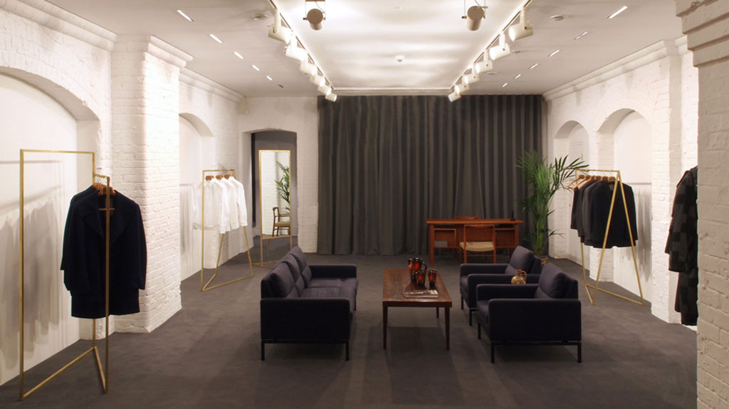 E.Tautz Menswear retail fixtures by HF Contracts.