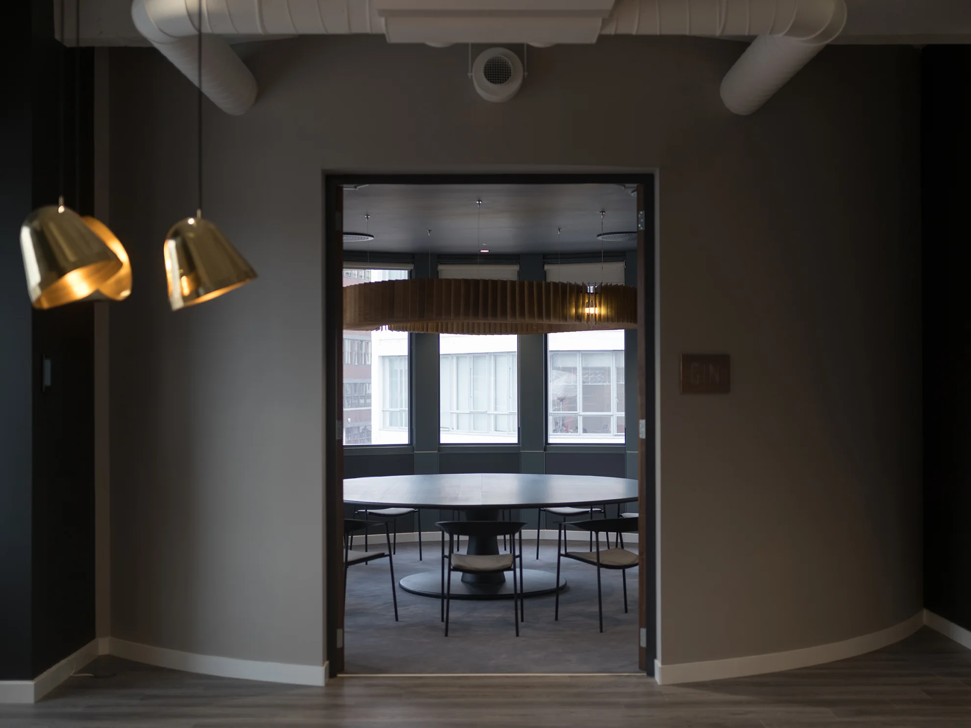 farringdon-office-meetingroom-gin-4 low.jpg