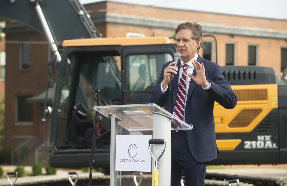 centralavegroundbreaking1116631_1.JPG