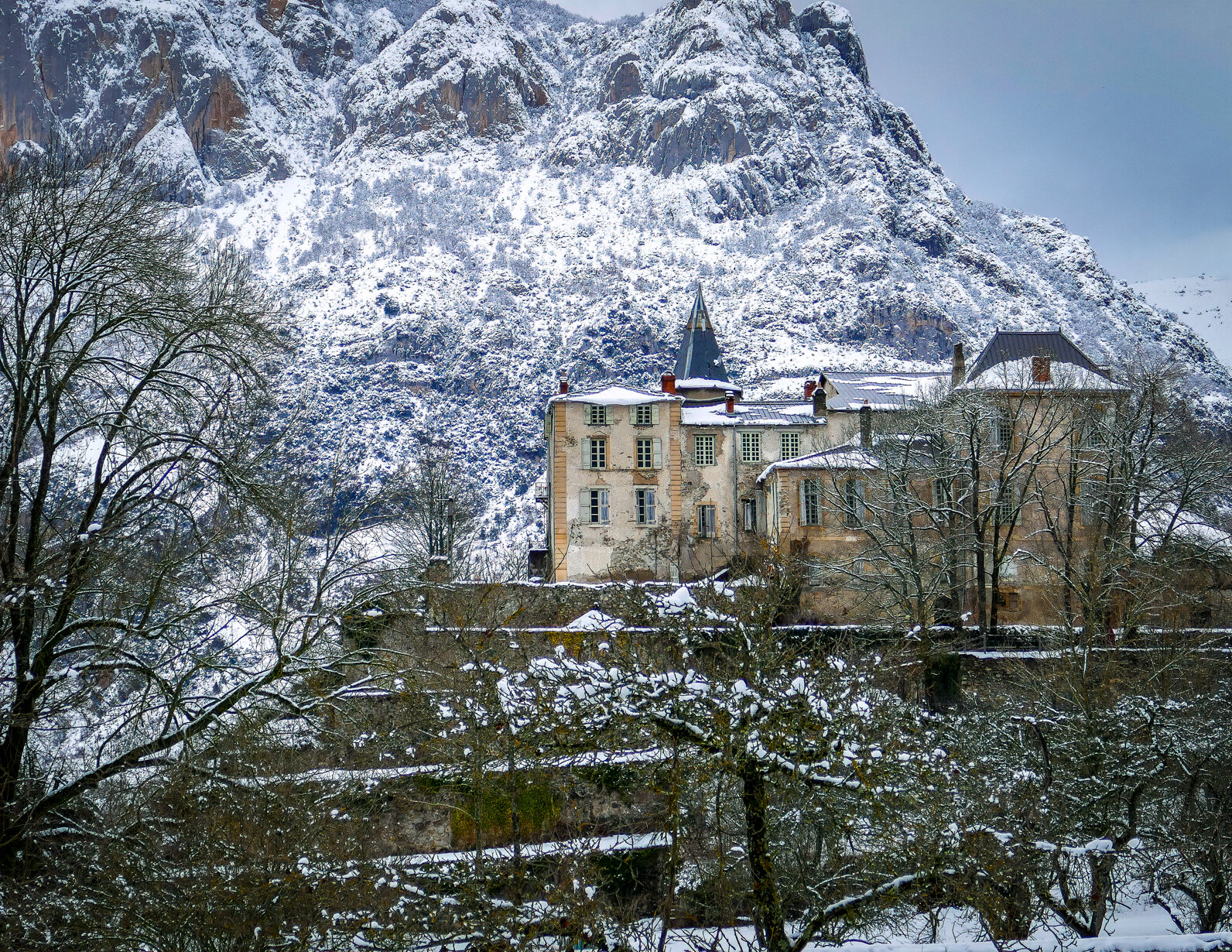 Chateau de Gudanes in Snow A6.jpg