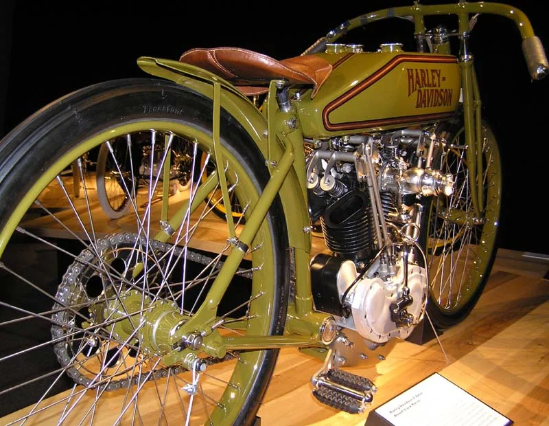 1923 – Indirect action, Two Cam, 8V Board Track Racer