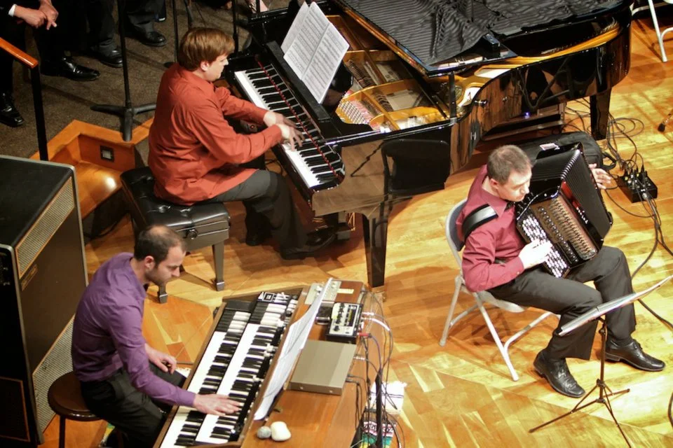 performing on Hammond Organ with Present Music in Milwaukee