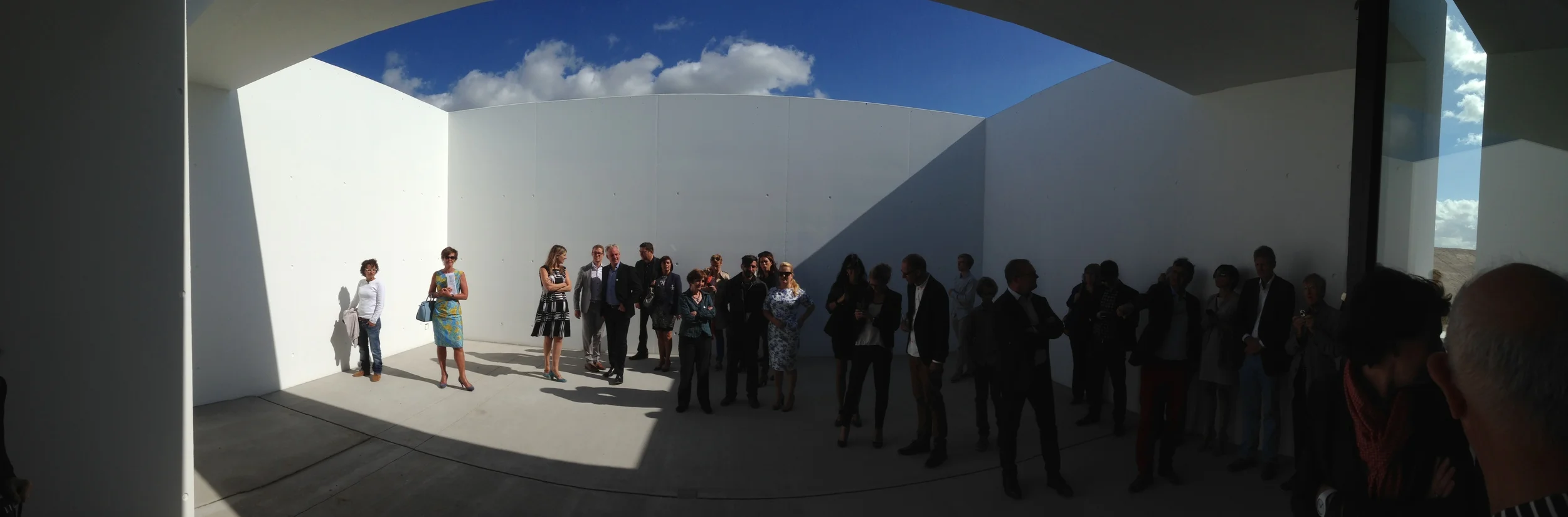a mediator accompanies you for the guided tour on sunday concerning architecture, solar noon and lightmeridian