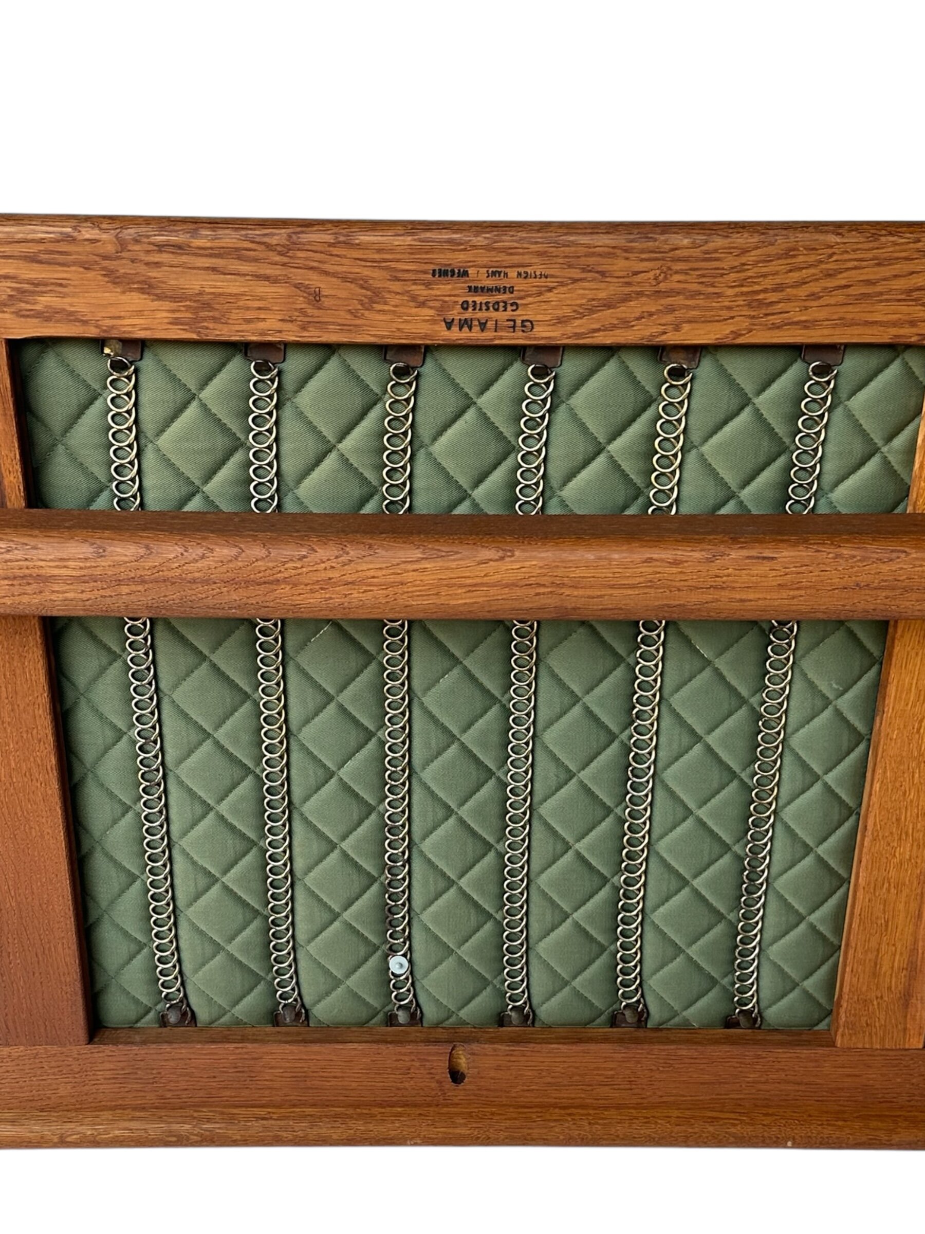 C436648E-945D-4C97-A2B6-E379BCE33644