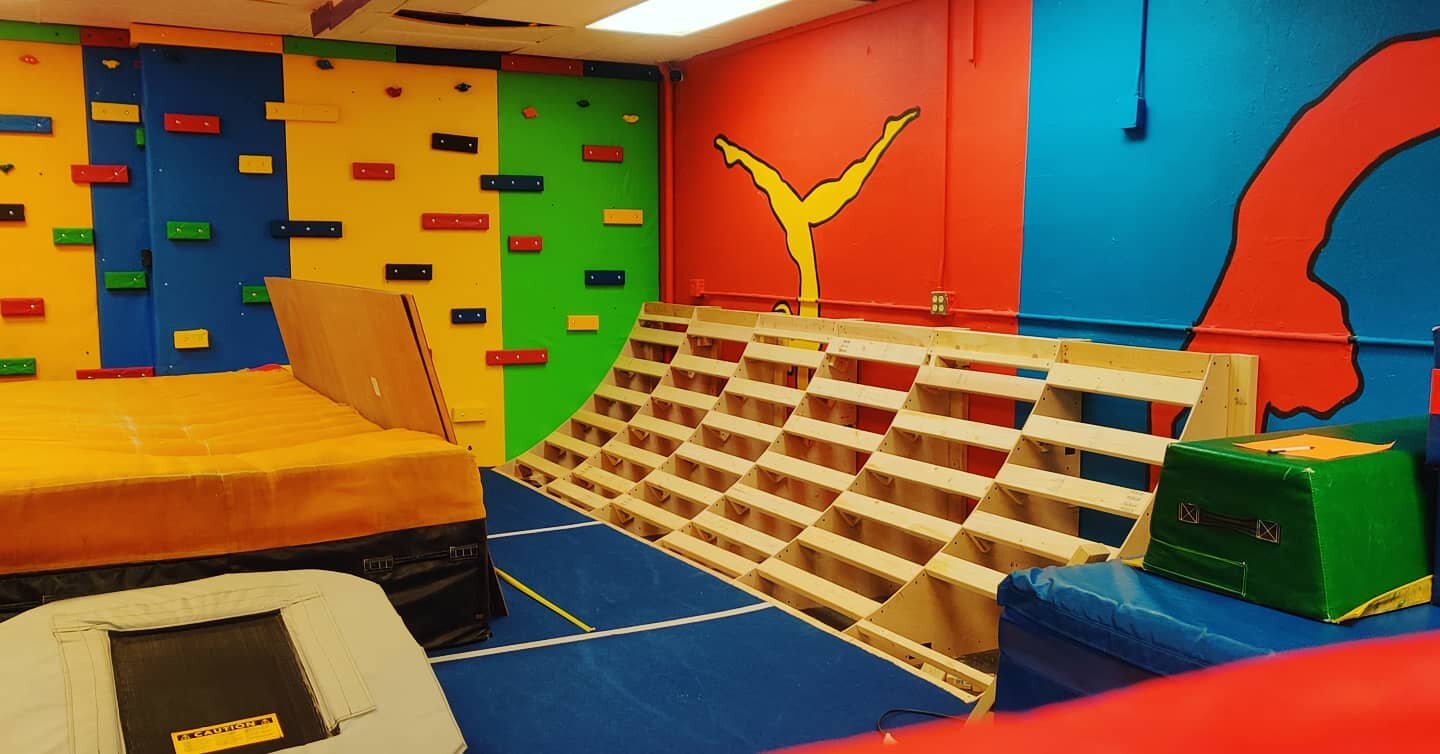 Really lucky to be apart of the best gym with the best owners always Investing back into it. Here's a long cool warped wall Yuri built for the babies and peewee parkour so they can get better, work harder.every year they build more and more and put b