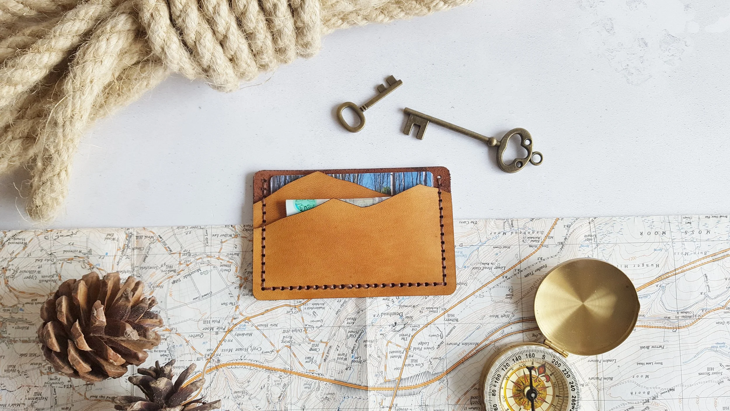 Leather Card Holder, Mountain Design - £27- HÔRD©
