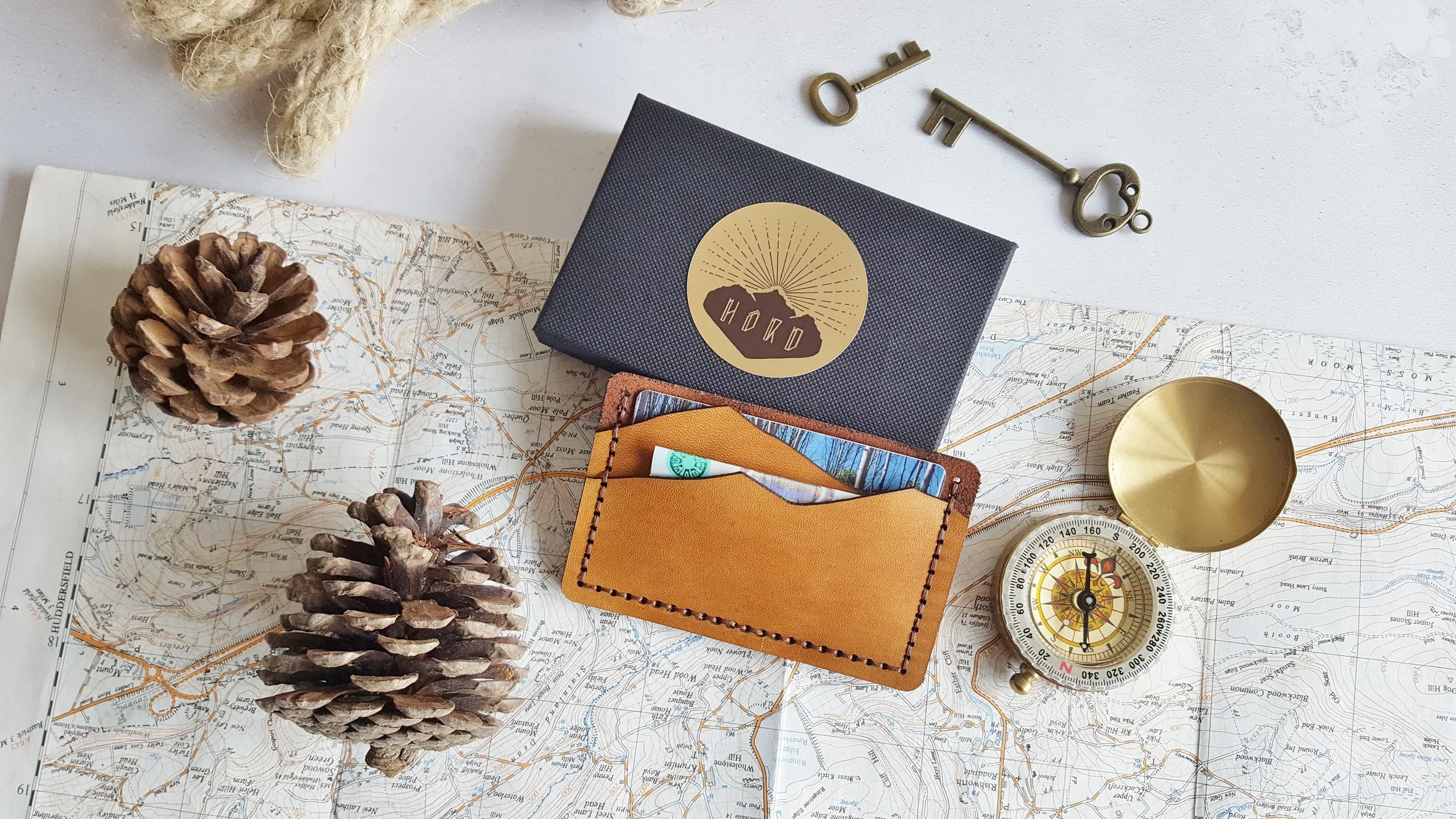 Leather Card Holder, Mountain Design - £27- HÔRD©