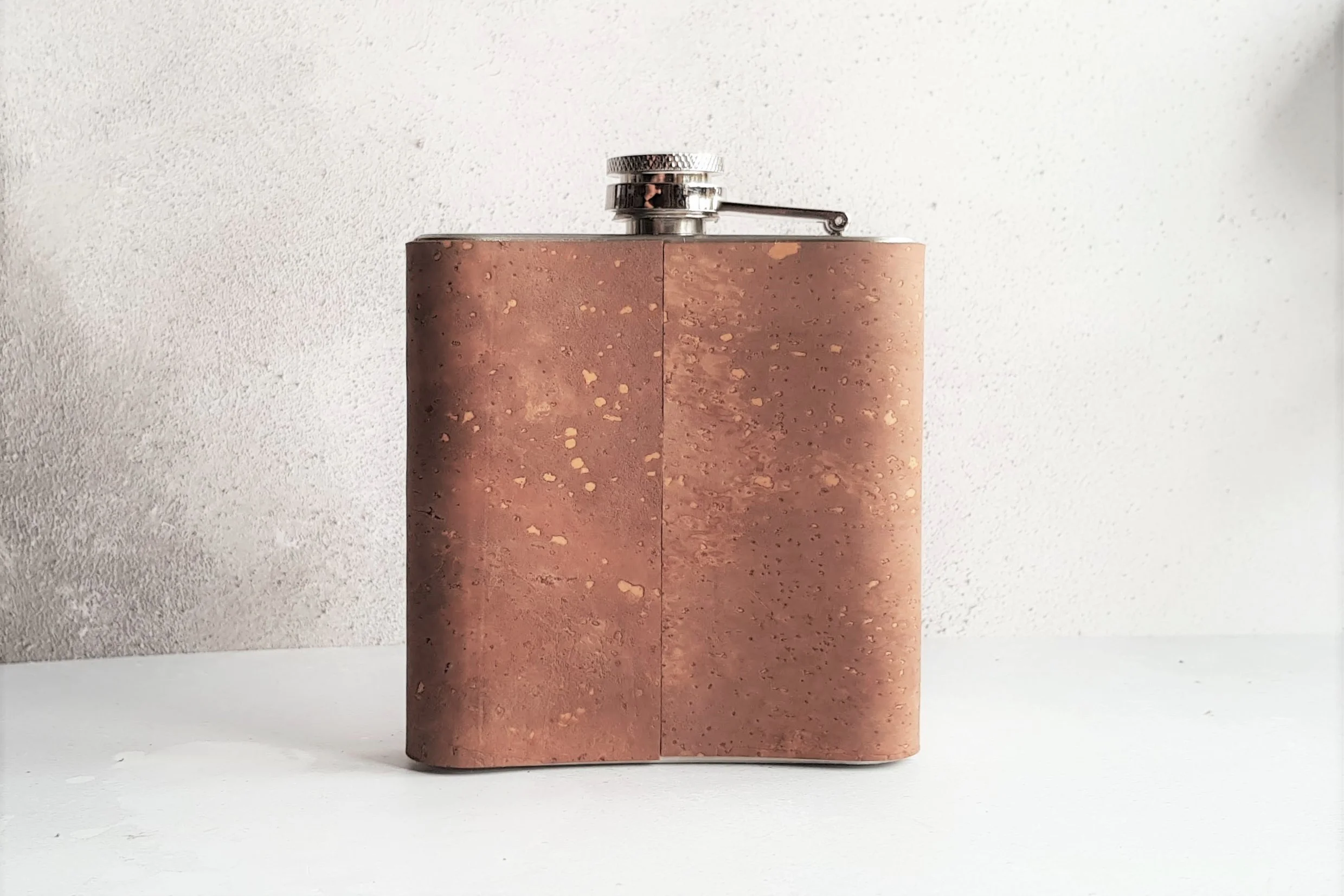 Vegan Cork Hip Flask - From £30 - HÔRD©
