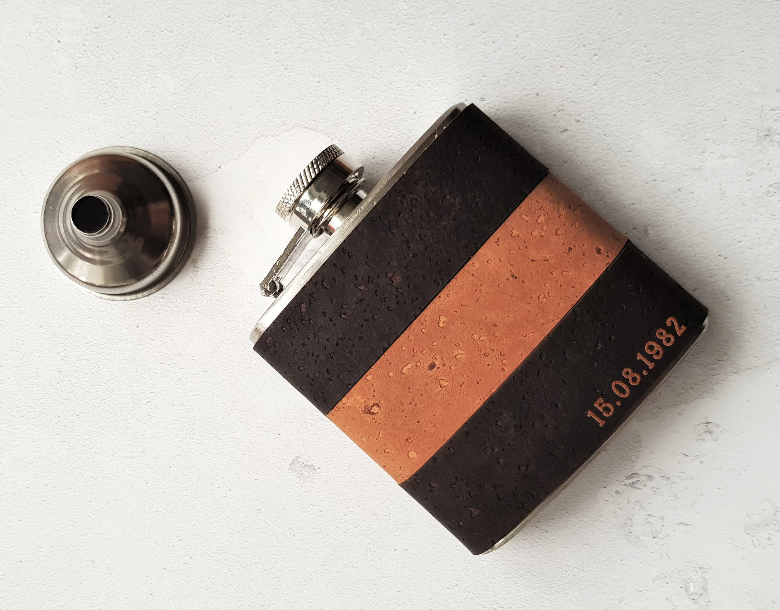 Vegan Cork Hip Flask - From £30 - HÔRD©