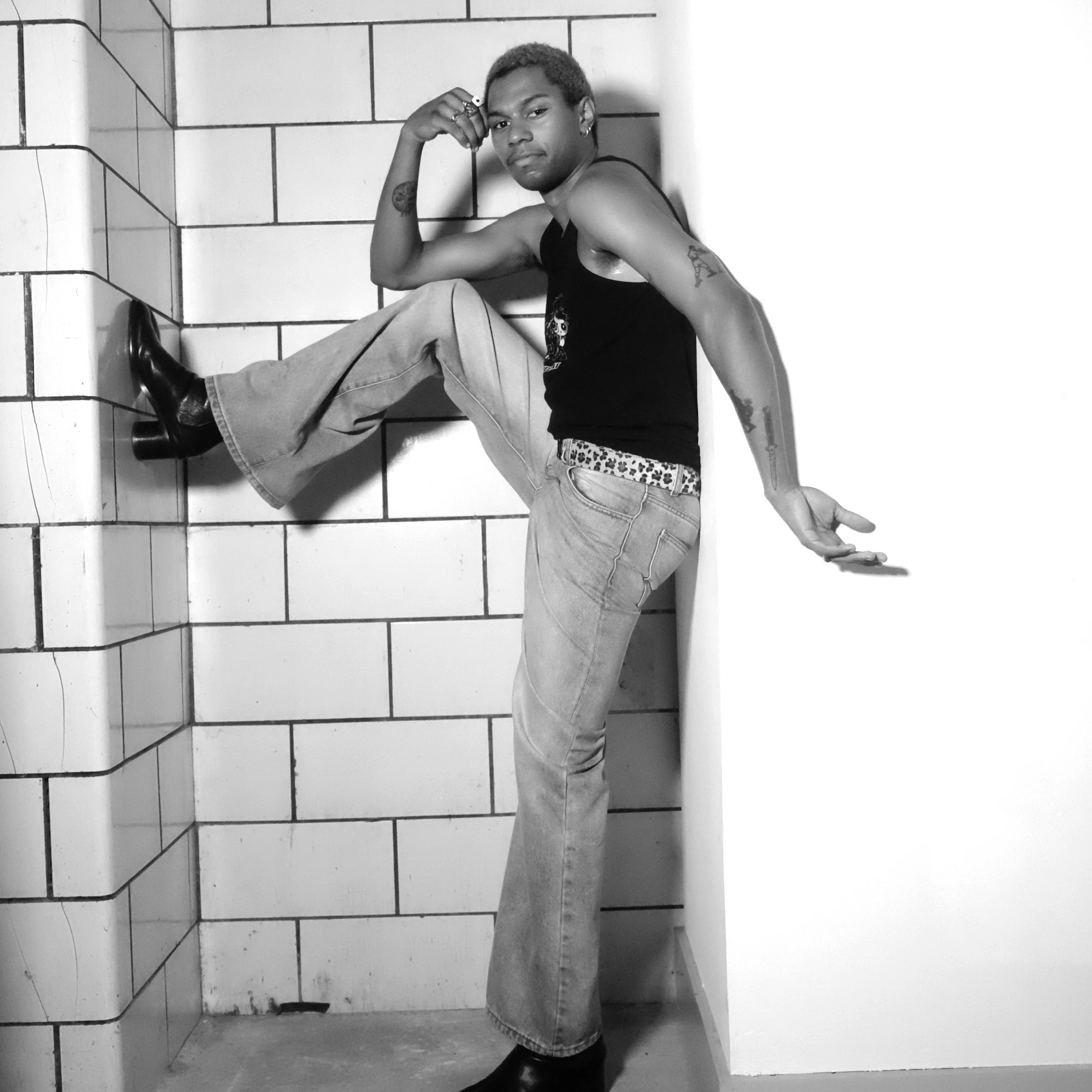 web portrait mobile closing19.jpg