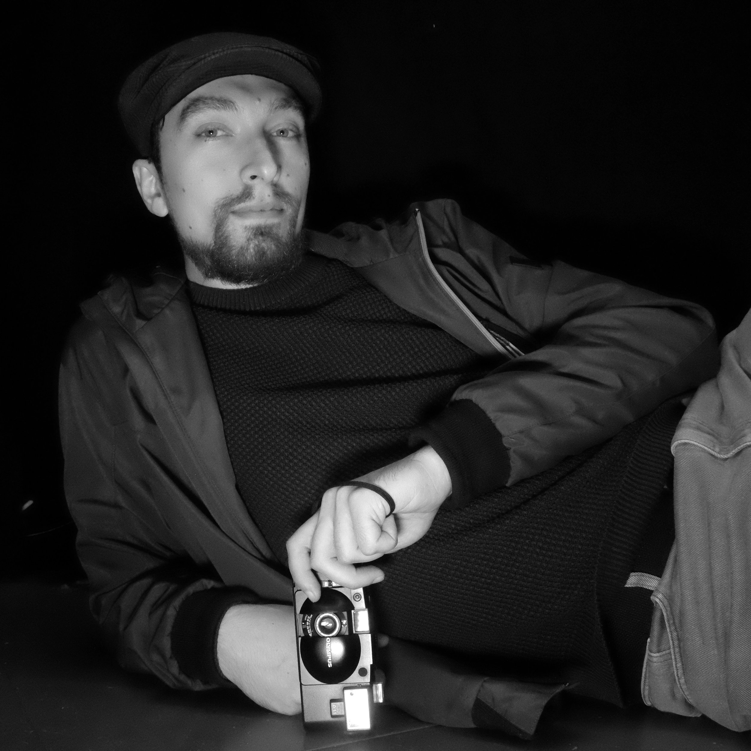 WEB photobook cafe portraits93155.jpg