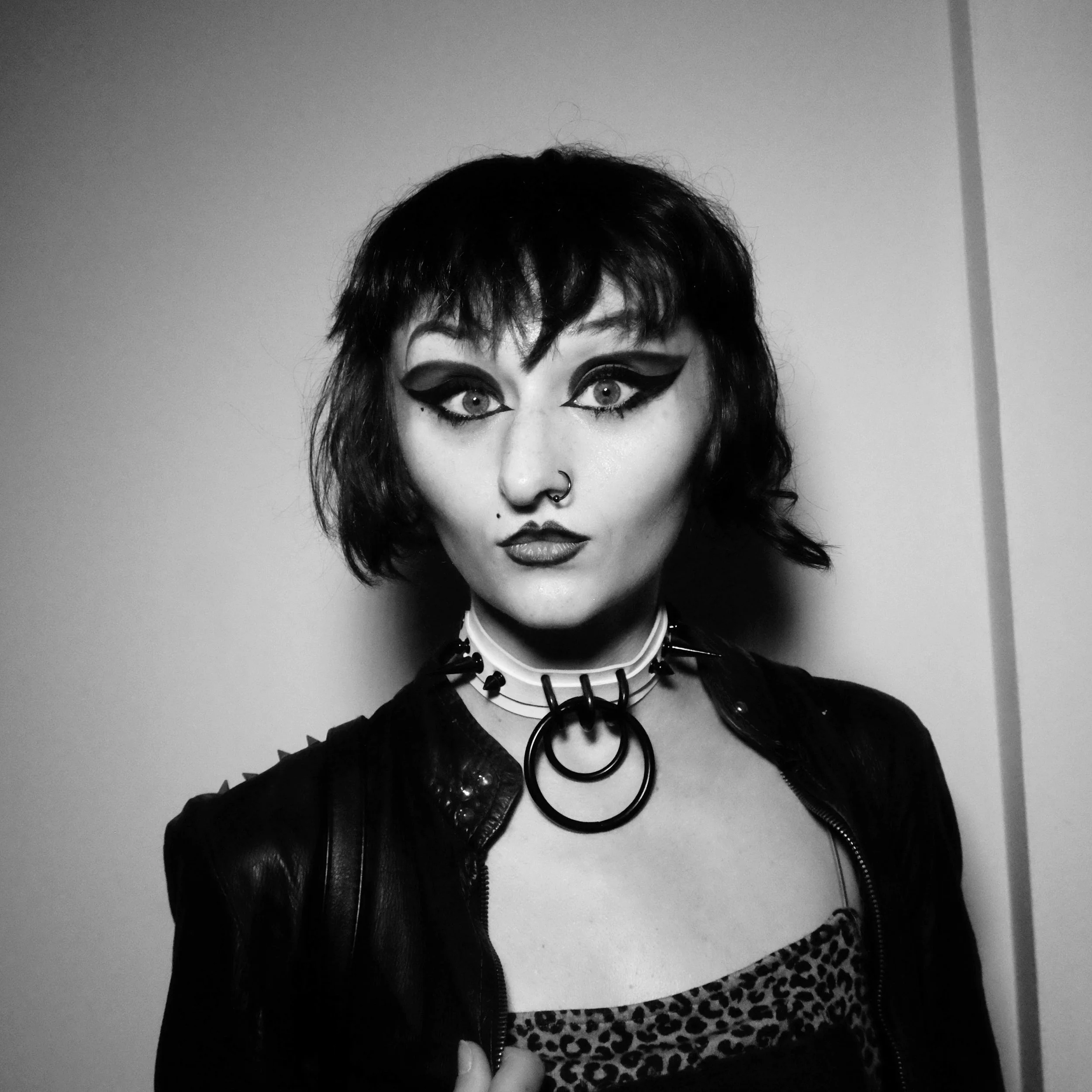 web portrait mobile closing186.jpg