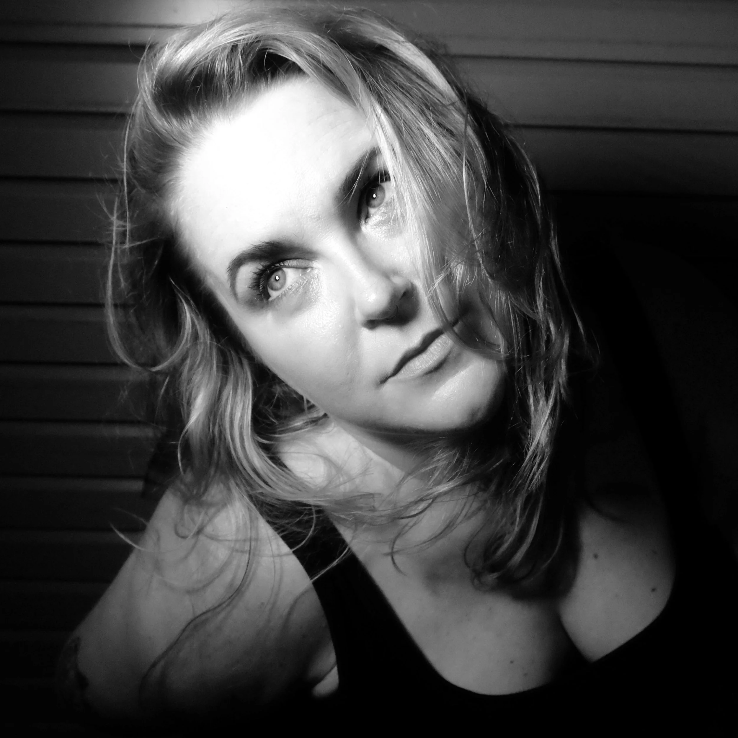 web portrait mobile closing218.jpg