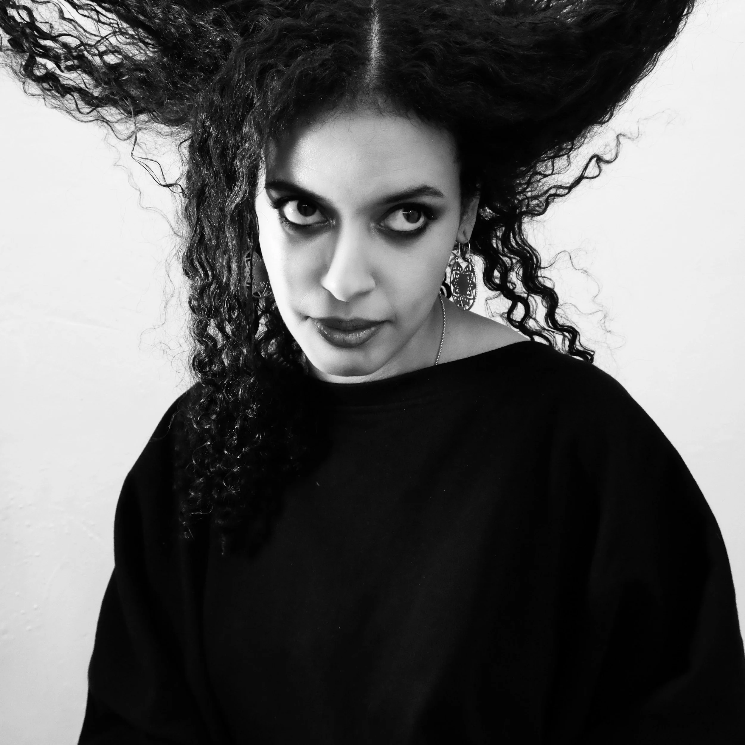 night music hair up PORTRAITS WEB SELVA JAN 2026221 copy.jpg