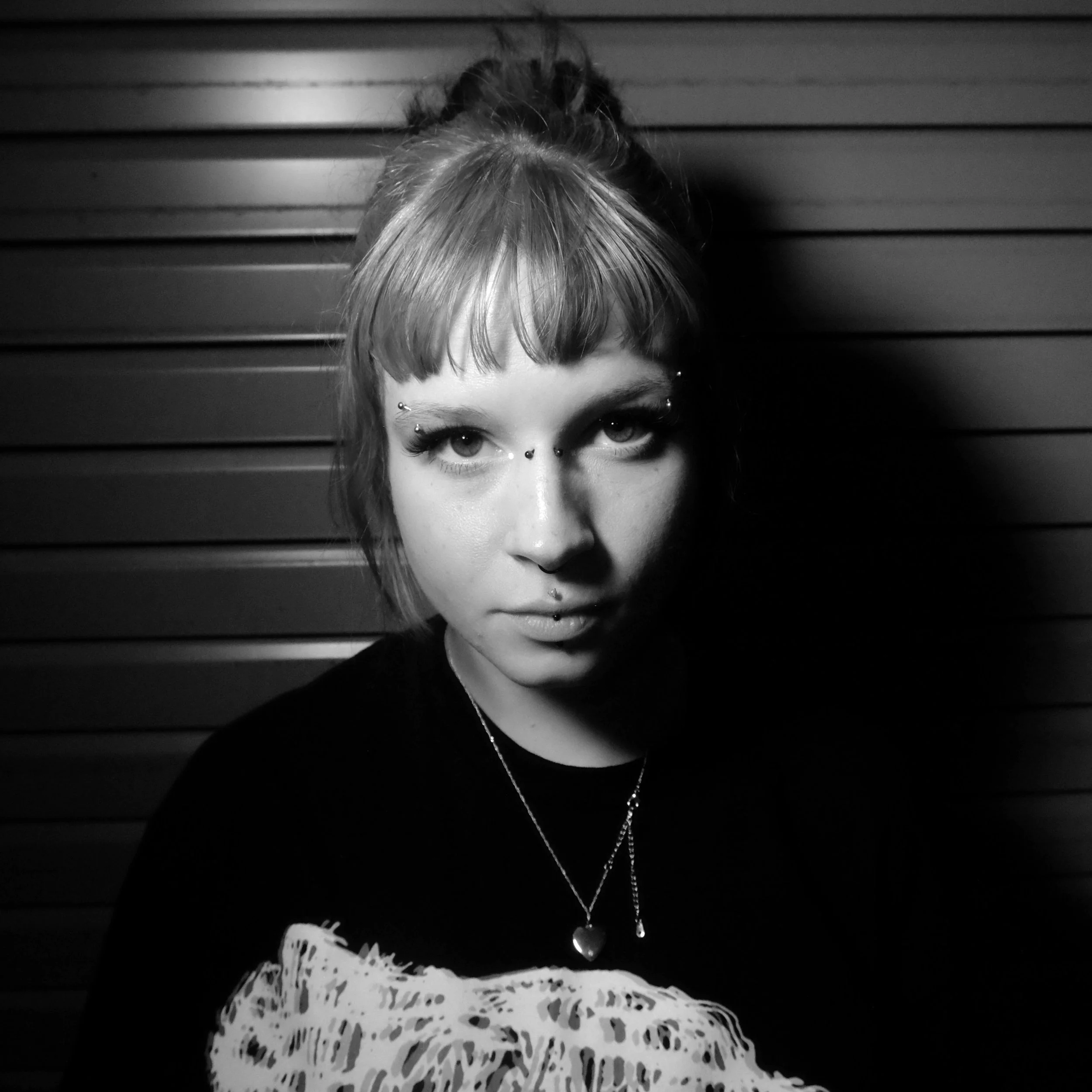 web portrait mobile closing191.jpg