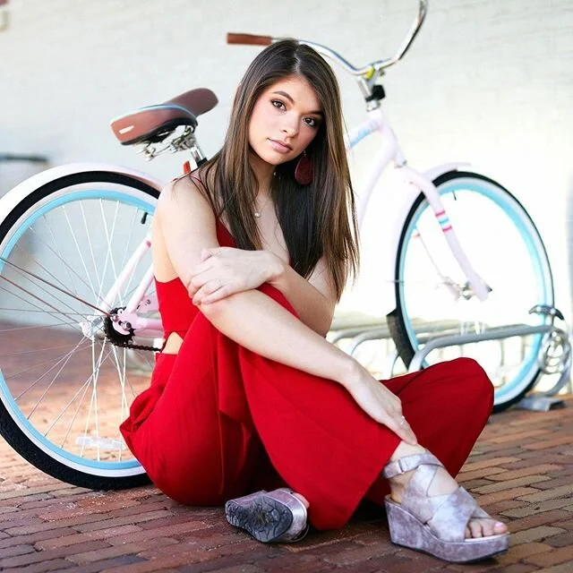 Bike ride? Sit around and do nothing? Or eat chocolate? 🍫 😉
The #chocolate does make you smile @madisonarringtonn 💯. #classof2021 #jpylesenior #seniorportfolio #seniors #jpyle #lagrange #georgia #senior #seniorpictures @hersheycompany @hersheys #k