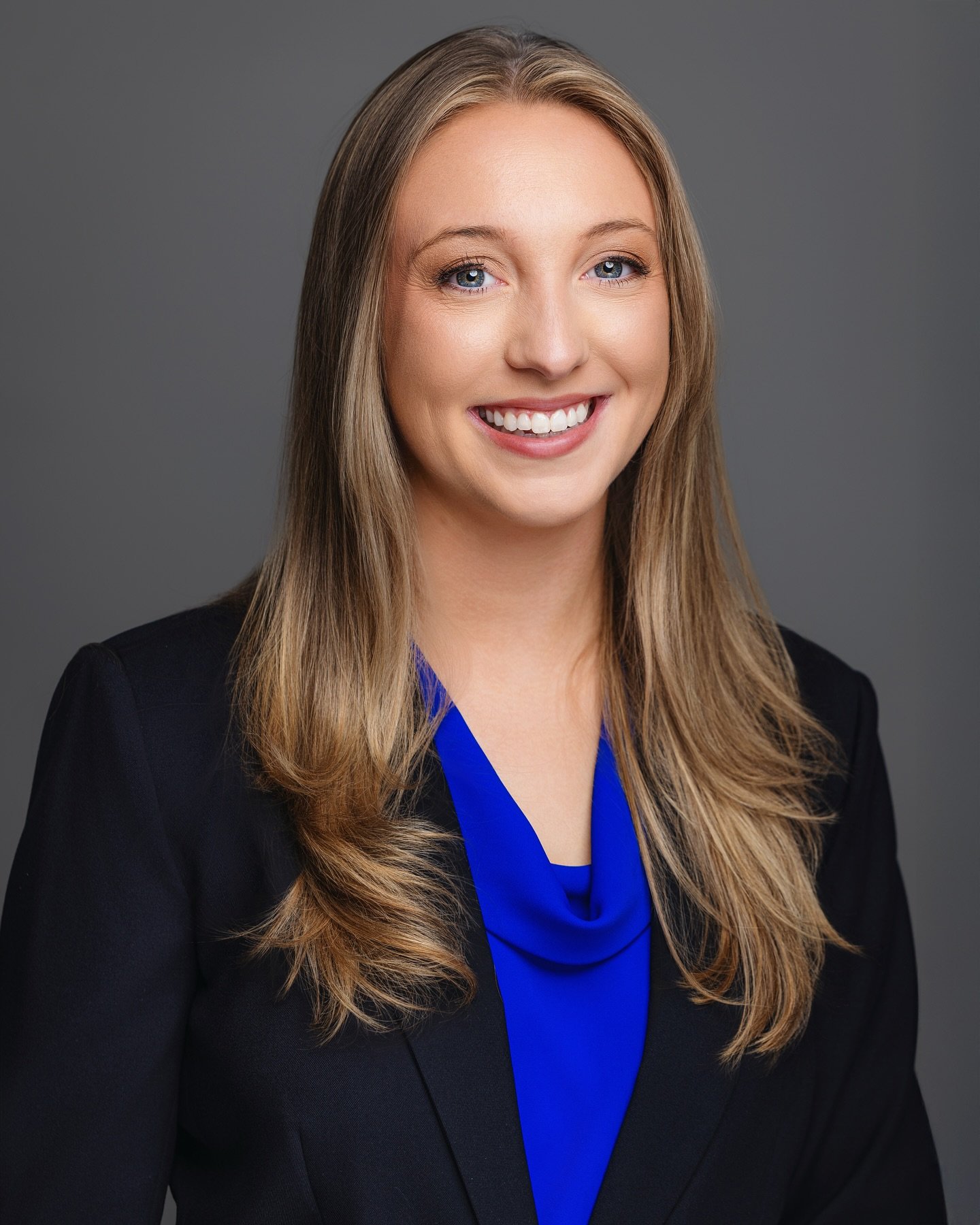 Doctors know best&hellip;when it comes to professional headshots. 😉🩺👩🏼&zwj;⚕️. 
Dr. @savanah.ooh.na.na 👏
📆 www.johnpyle.com  #jpyle #jpylebusiness