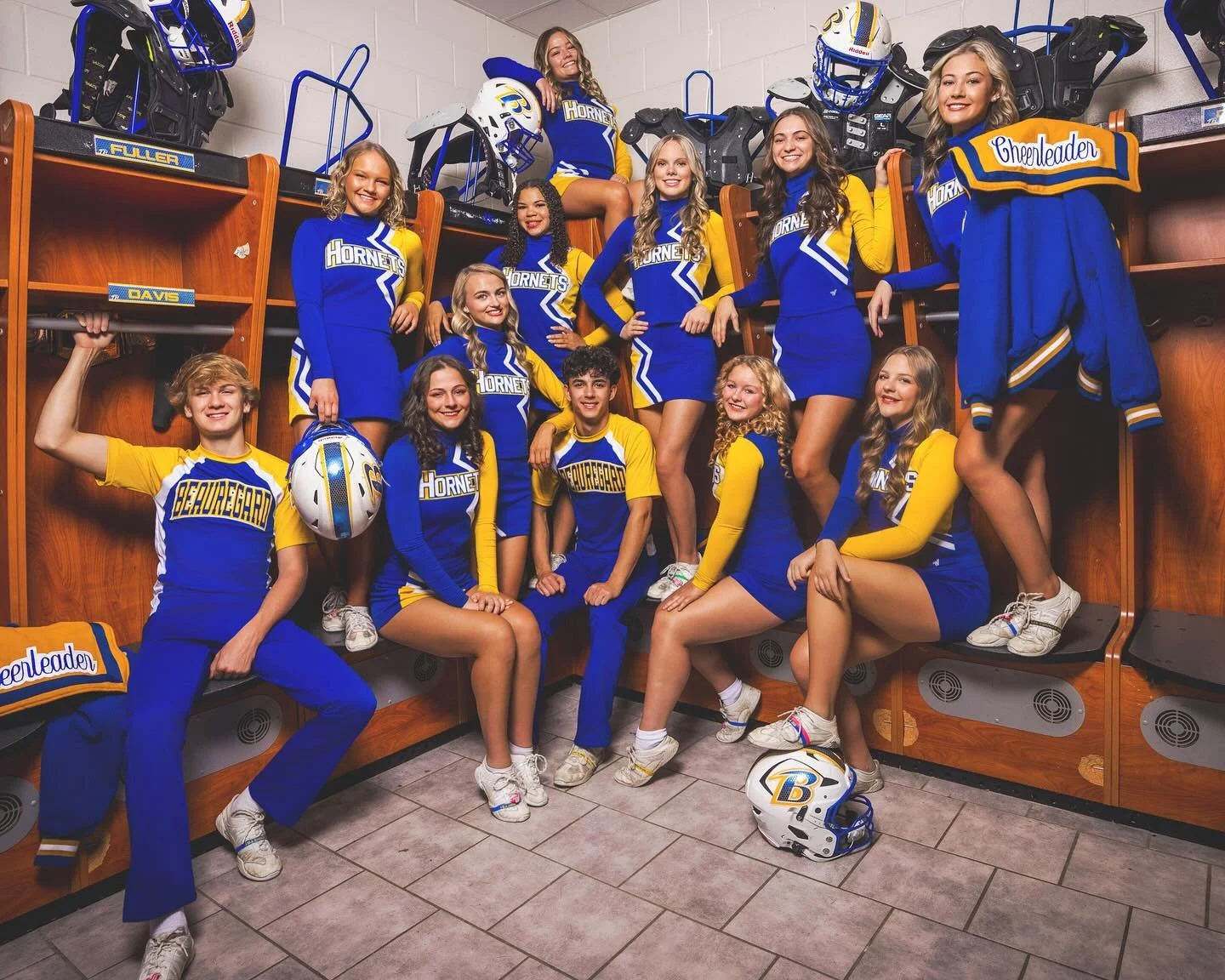 Happy Hornets 🐝. A few of the amazing cheerleading team  from the @beauregard_varsity_cheer @beauregard_high #jpyleteam #photoshoot. #jpyle #jpylesenior 🏈 🏆