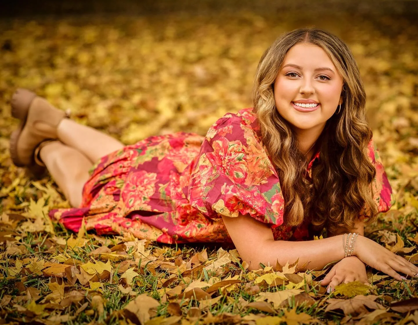 Fall senior sessions.  Leaves included. 🍁🍂💛
#jpylesenior @karleighmallory #patriot #nhs #classof2026
#dress @shopbluedoor 
#hmua @purehairbyelizabeth 
New sessions at www.johnpyle.com #seniors #jpyle
