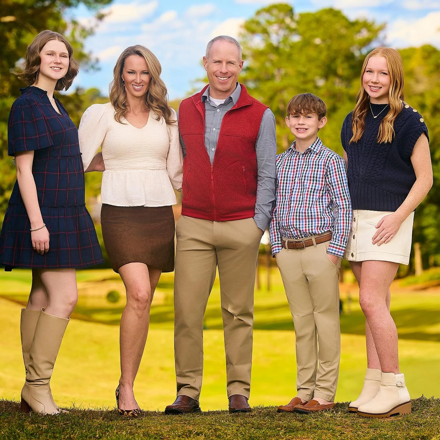 Family Friday with the Schreck Family. 🍁📸
Location @ccc1909 ⛳️ 
Family sessions matter. 
Quality matters. #jpylefamily 
Limited sessions remaining for the rest of 2025

📆 www.johnpyle.com. #familyfriday #fall #thankful #jpyle