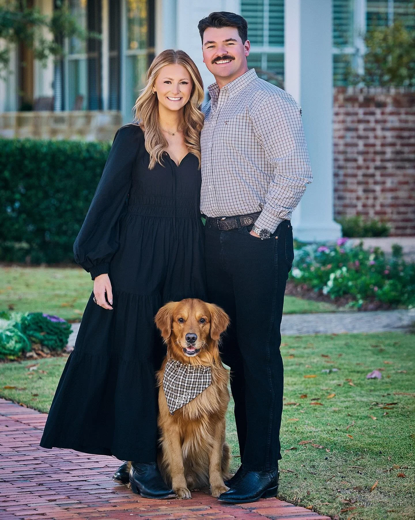 More beautiful Rovigs to show off. 
With &ldquo;Forrest&rdquo; photo ready 🐶 

Jacob and Emily  in town from Colorado for another perfect family session and new headshots.  #jpylefamily #whenitmatters 🥰📸🌅
www.johnpyle.com
