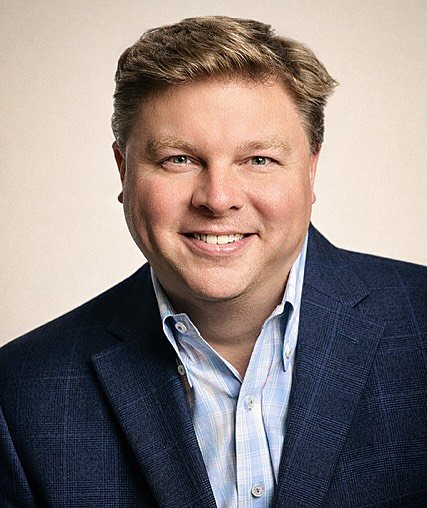 The goal for 2026 continues to show your success with &ldquo;professional and approachable&rdquo; headshots. 
Wishing continued success for @tmwiley3, Market President of @smartbank1. 🏦📈