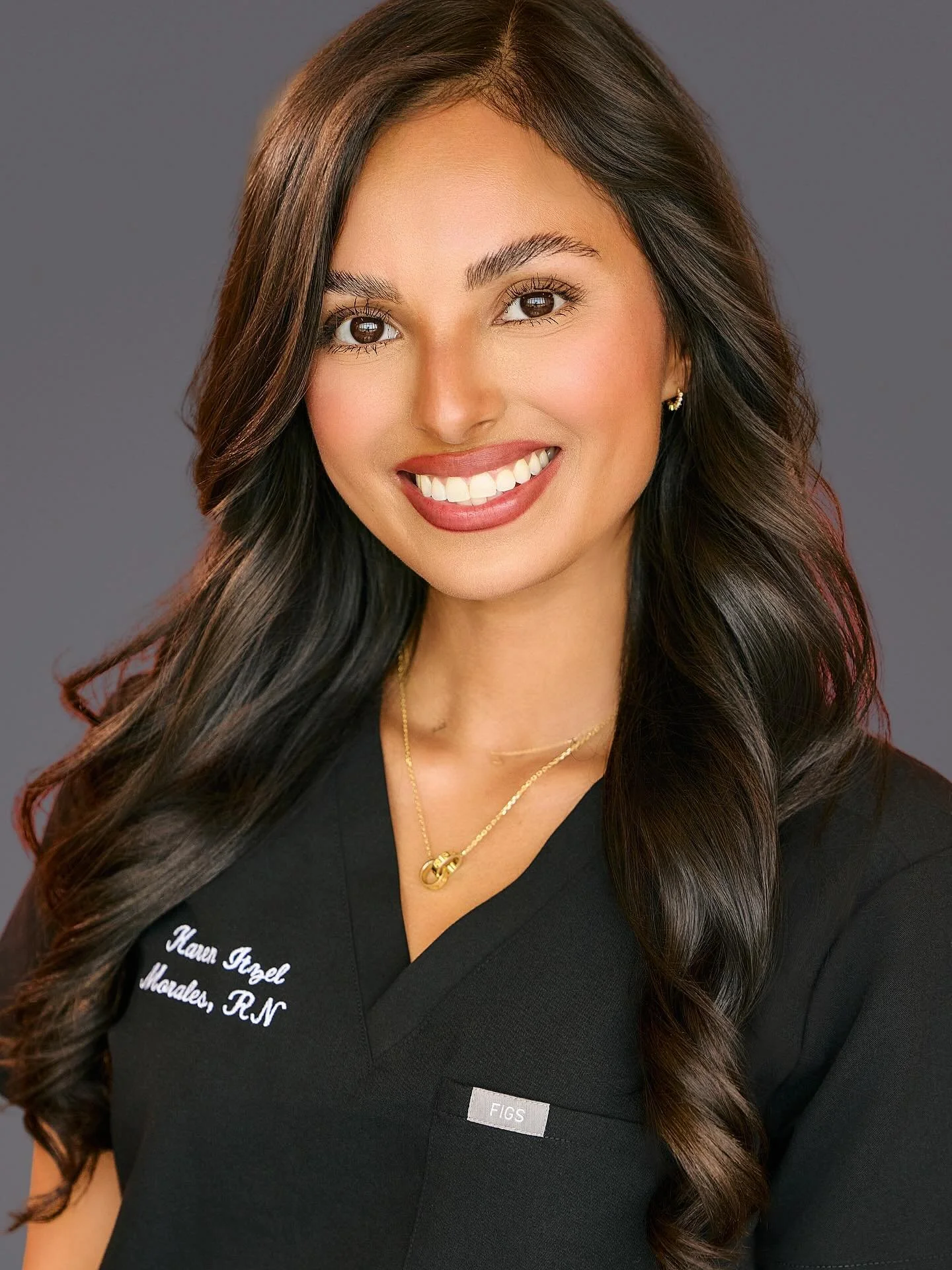 Healthcare professionals deserve headshots that look as professional as the care they provide.

Clean. Confident. Timeless.
📸🩺
@kaaylitttx , RN 🏥👩🏻&zwj;⚕️