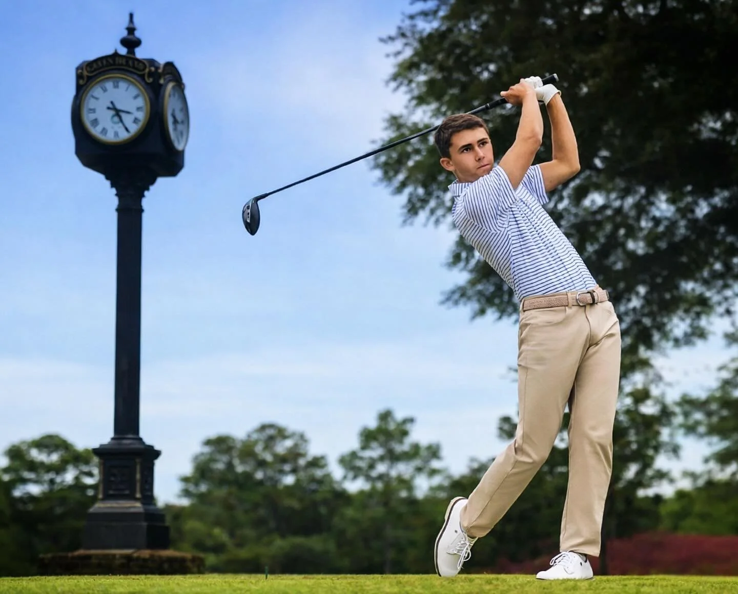 Senior year. Every shot counts. 

#jpylesenior
#golfer 
#seniorpictures
#countryclub 
#seniorsession