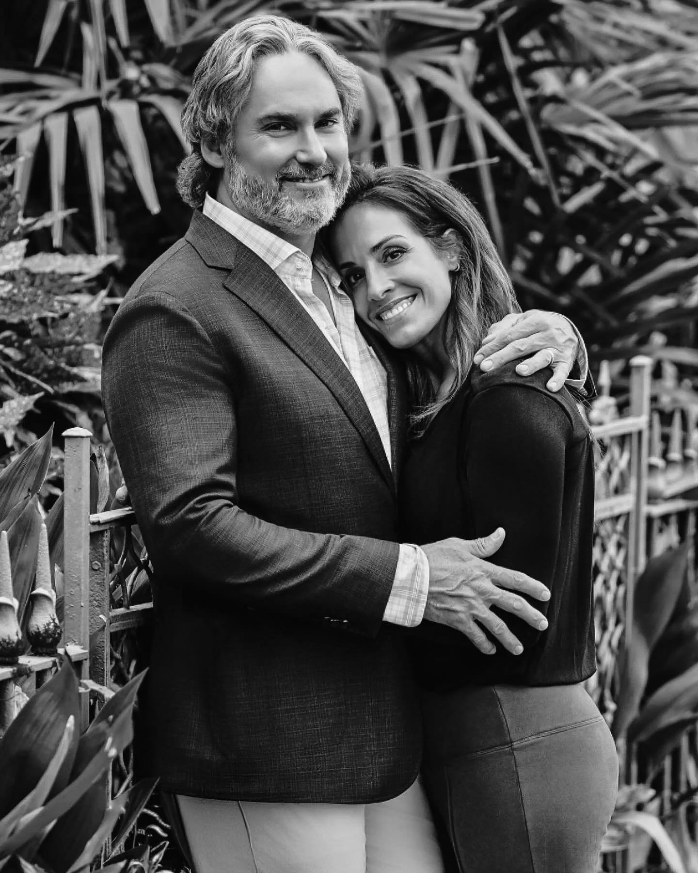 When connection does the talking 

#jpylephoto #blackandwhiteportrait #timelessstyle