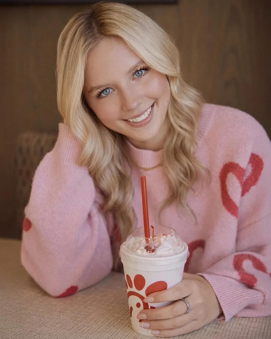 Senior year, but make it sweet.
Class of &rsquo;26 🤍

#jpylesenior #classof2026 #modernsenior #senioryear
#senioorportraits