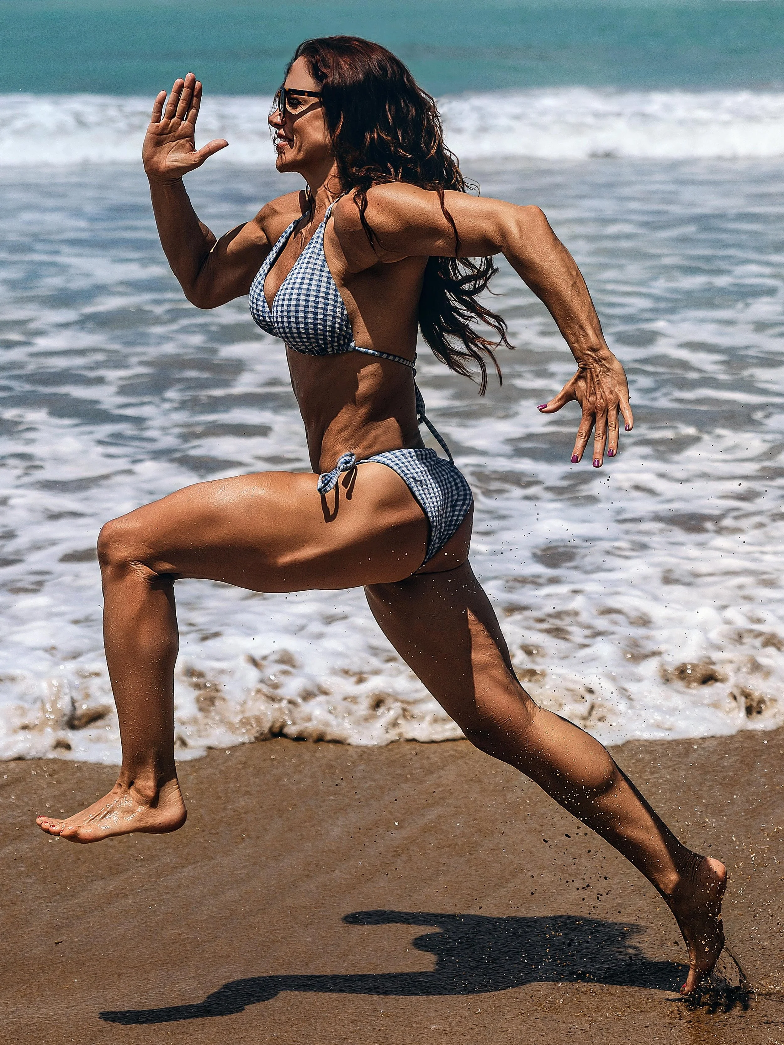 Lots of running back and forth through the #puertorico🇵🇷 surf 🌊. 
Inspo: @hilaryswank photographed by @normanjeanroy 👏 

The autofocus modes of your camera matter
📸🤓#canon R5
1/5000th 2.8 ISO 100
47mm RF28-70mm f2 L USM
#Servo