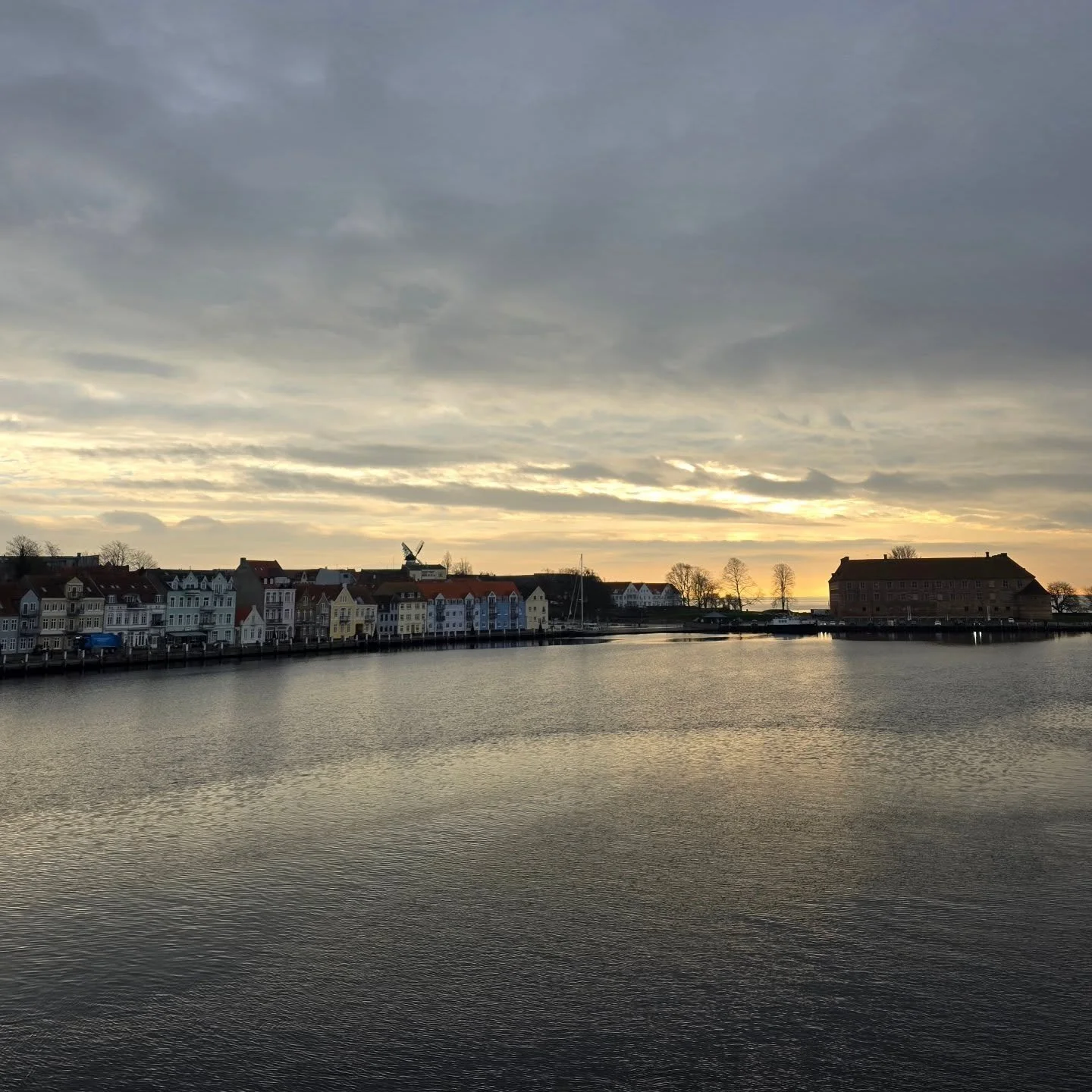 🎄☃️🎶 'Tis the season for Handel's "Messiah". Enjoying this week in S&oslash;nderborg Denmark rehearsing with the @sdjsymfoni Danish Philharmonic Orchestra. Performances this Friday, Saturday &amp; Sunday.

@lenalisawustendorfer
#annamaria