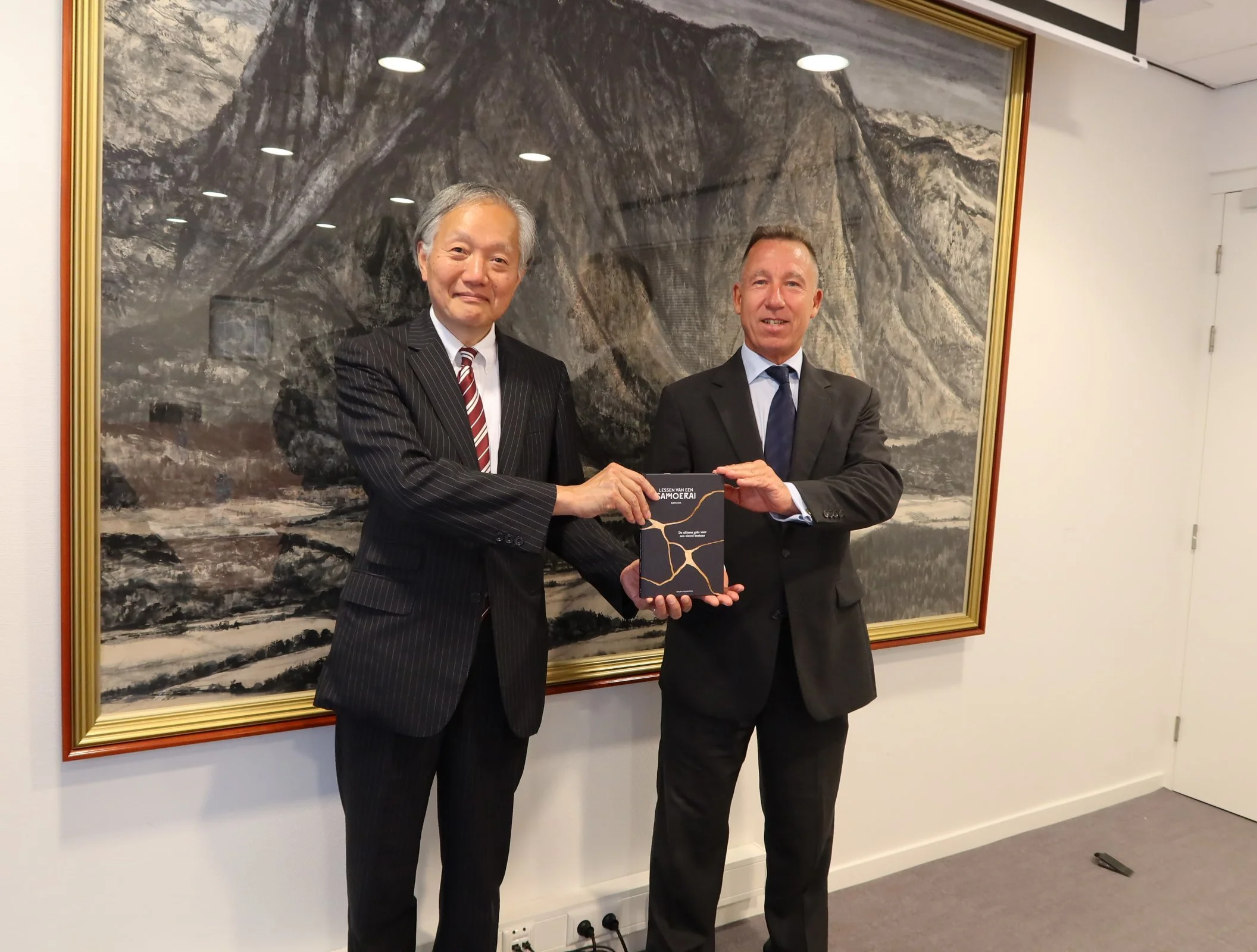 Mr. Aris and the Ambassador Horinouchi.JPG