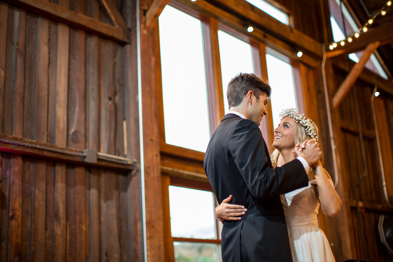 Four_Wings_Photography_Wedding_Red_Barn_at_Hampshire_College-38.jpg