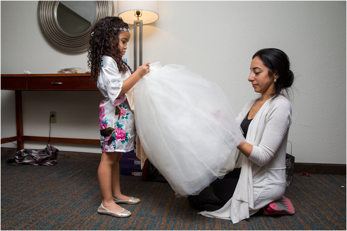 Society-Room-of-Hartford-Wedding-Four-Wings-Photography_0006.jpg