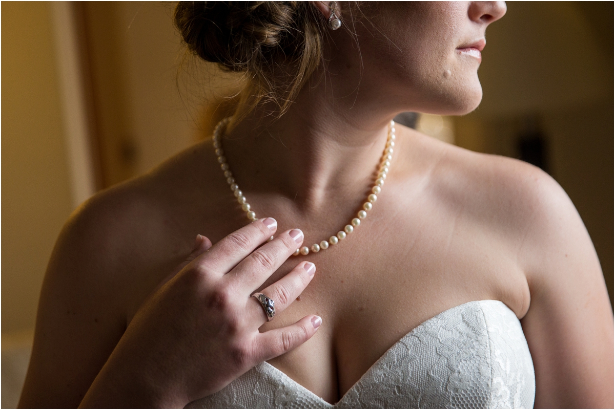 The-Red-Barn-Hampshire-College-Wedding-Four-Wings-Photography_0032.jpg