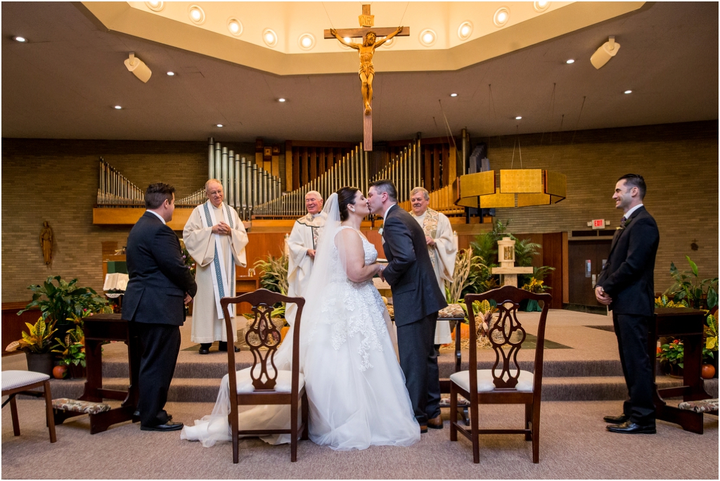 Hadley-Farms-Meeting-House-Wedding-Four-Wings-Photography_0056.jpg